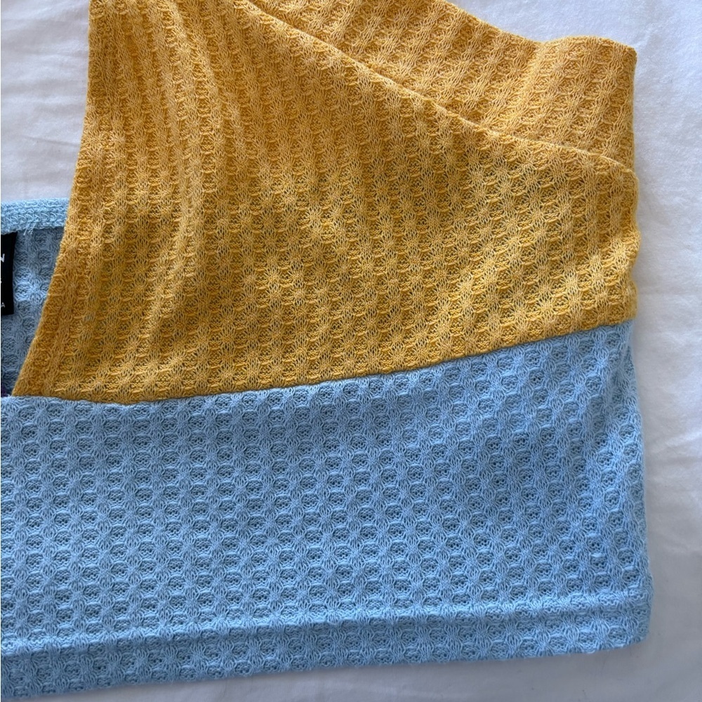 Colorblock Halter Top - Picture 2 of 3